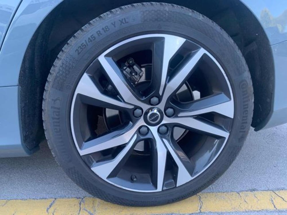 Volvo V60 nuova a Lucca (8)