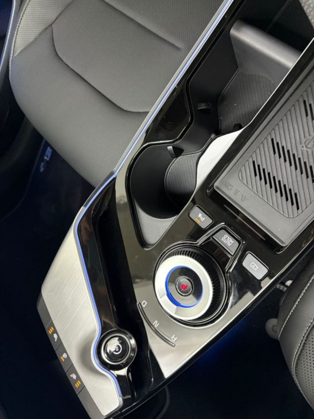 Kia EV6 nuova a Como (12)