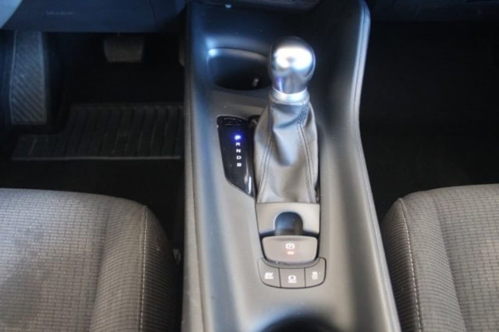 Toyota Toyota C-HR usata a Roma (16)