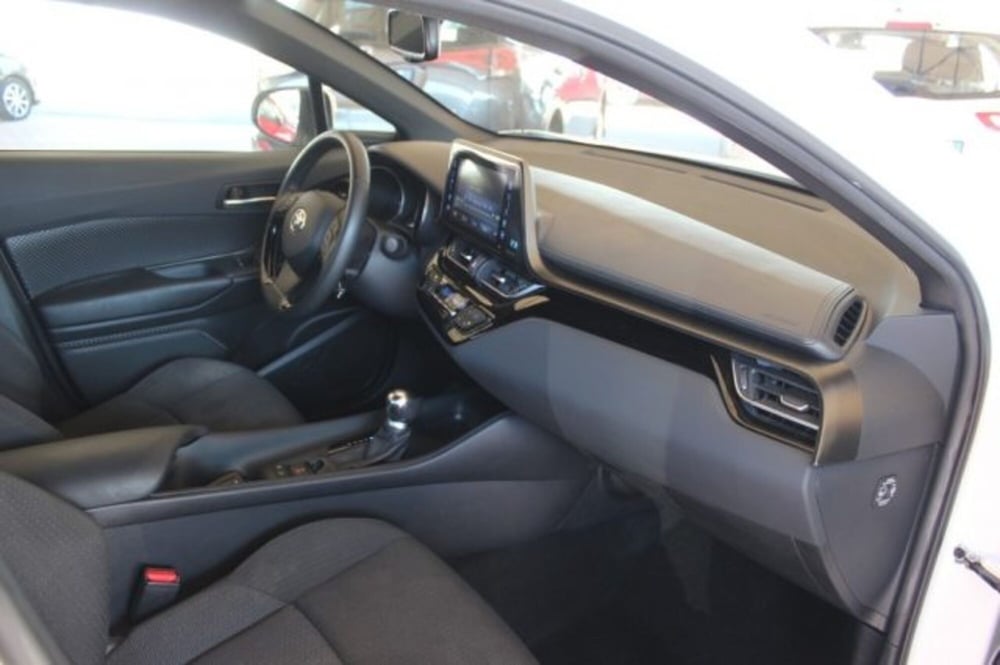 Toyota Toyota C-HR usata a Roma (6)