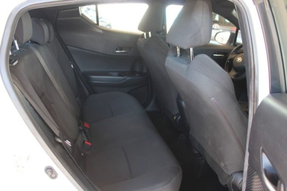 Toyota Toyota C-HR usata a Roma (8)