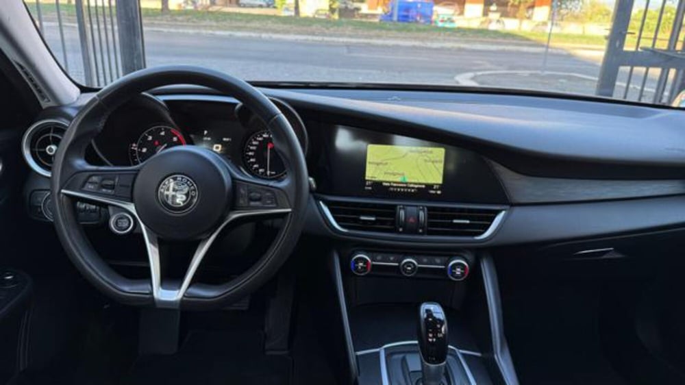 Alfa Romeo Giulia usata a Roma (12)