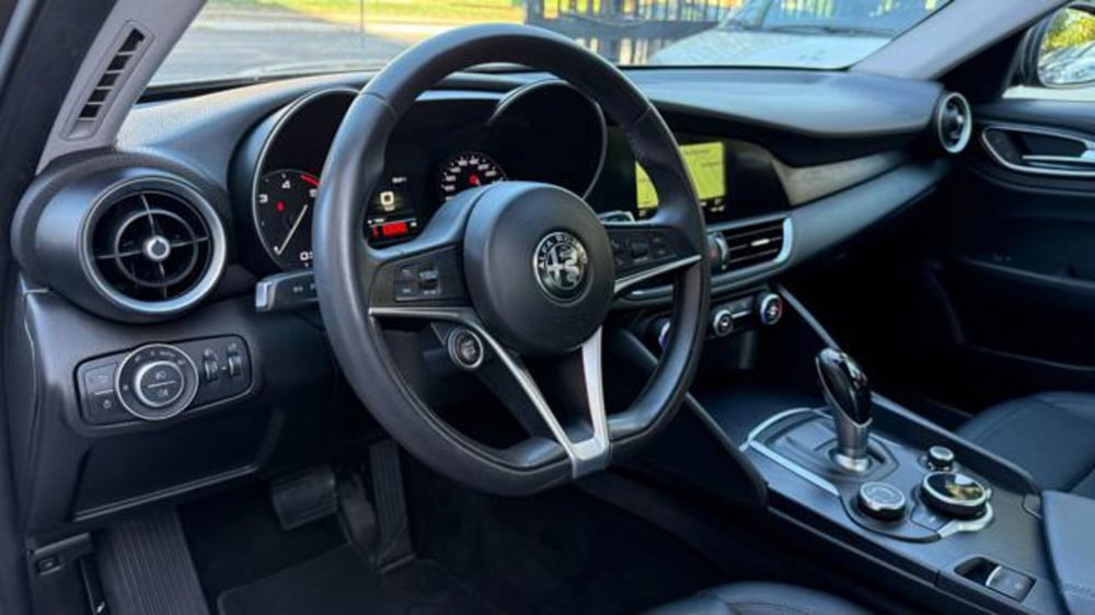 Alfa Romeo Giulia usata a Roma (17)