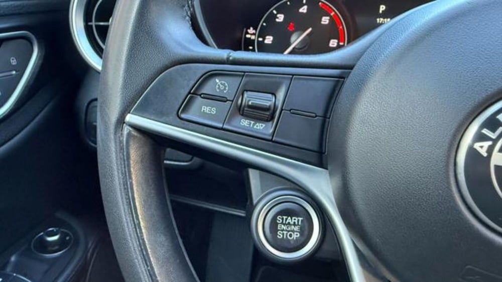 Alfa Romeo Giulia usata a Roma (8)