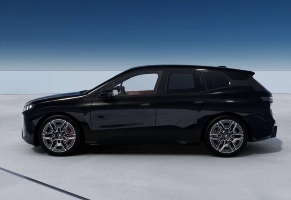 BMW iX nuova a Modena (4)