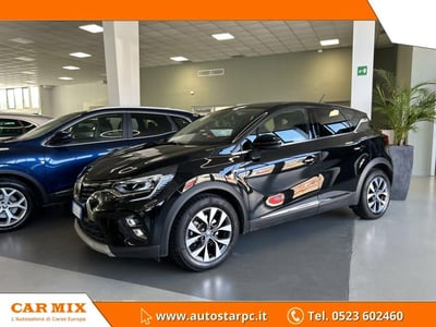 Renault Captur Plug-in Hybrid E-Tech 160 CV Intens del 2021 usata a Piacenza