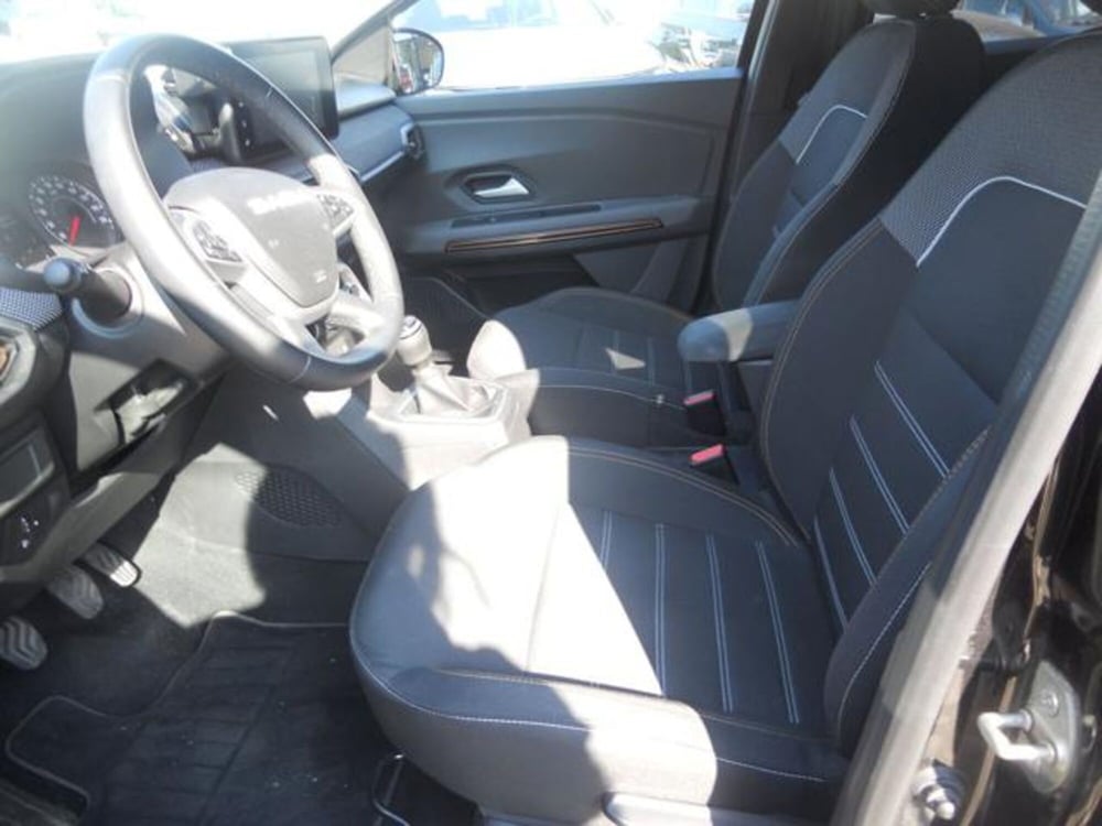 Dacia Sandero usata a Pisa (8)