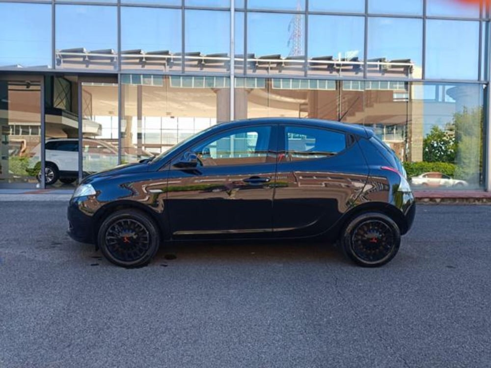 Lancia Ypsilon usata a Pisa (10)