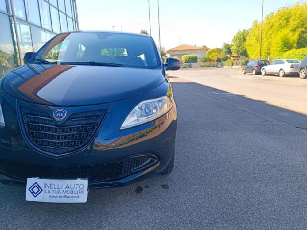 Lancia Ypsilon usata a Pisa (11)