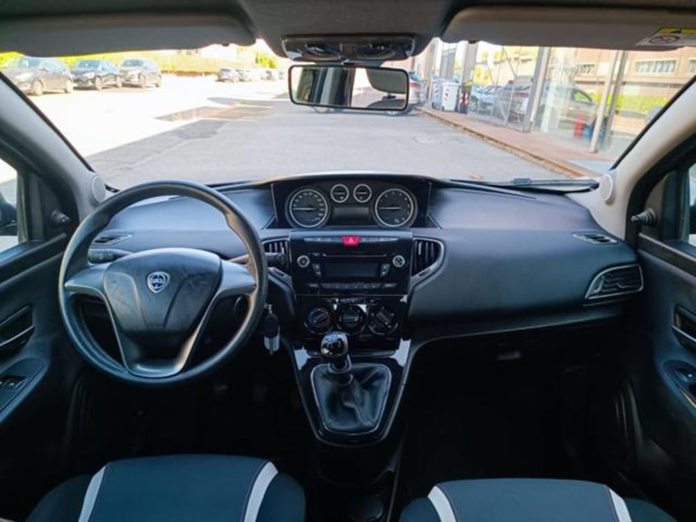 Lancia Ypsilon usata a Pisa (19)