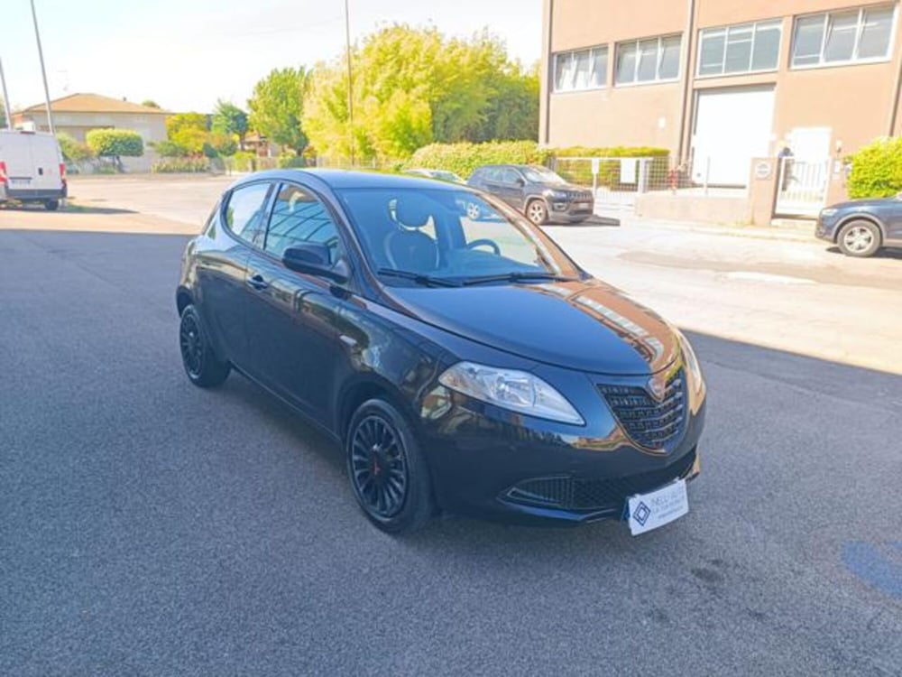 Lancia Ypsilon usata a Pisa (2)