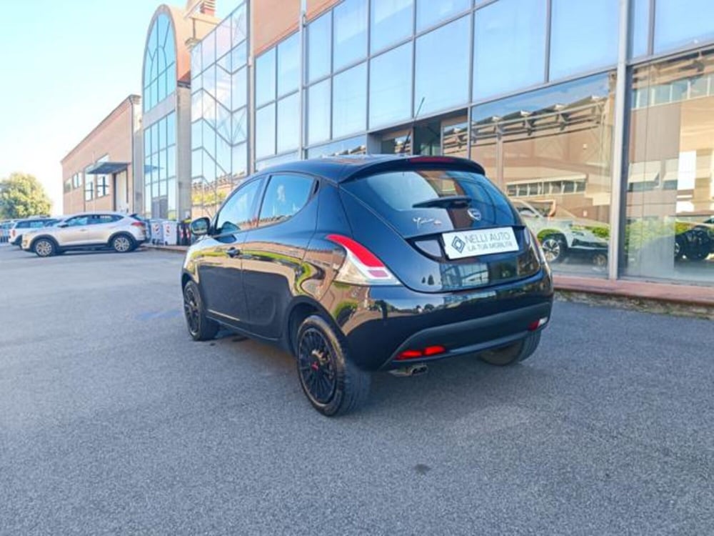 Lancia Ypsilon usata a Pisa (6)