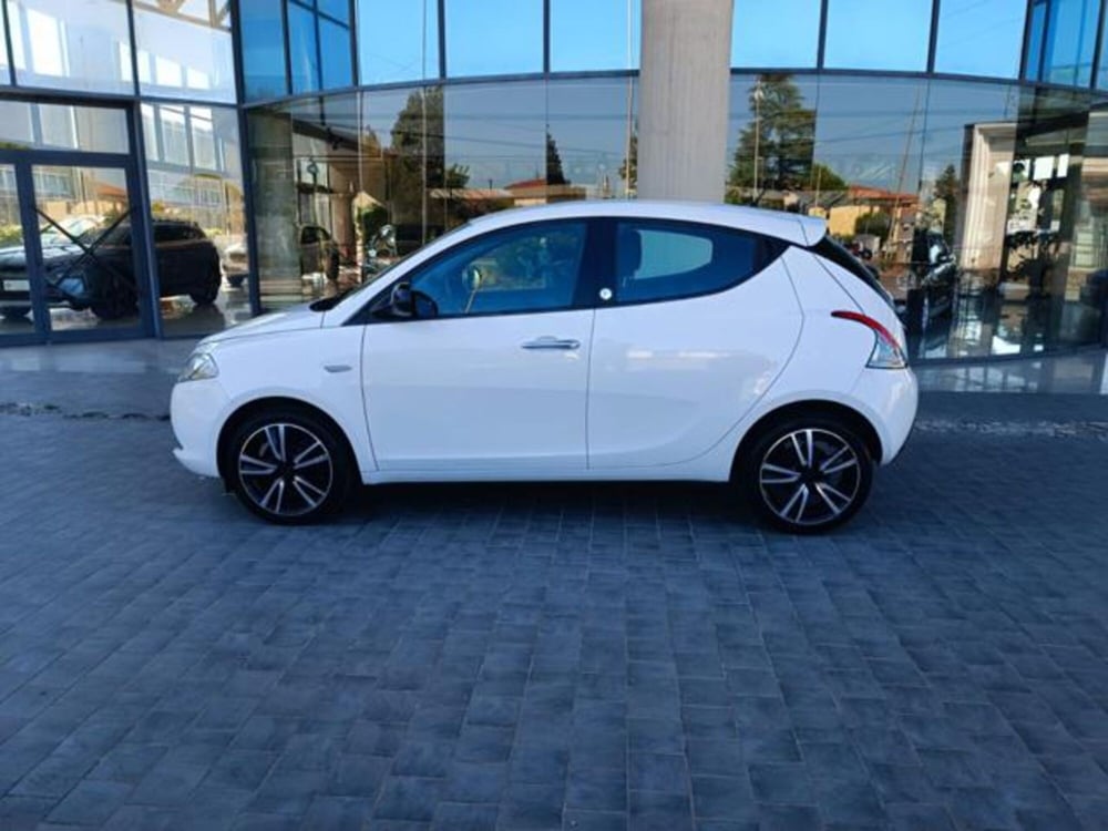 Lancia Ypsilon usata a Pisa (19)