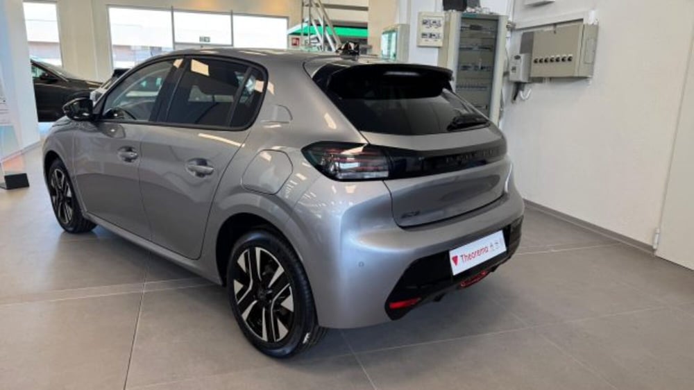 Peugeot 208 nuova a Torino (3)