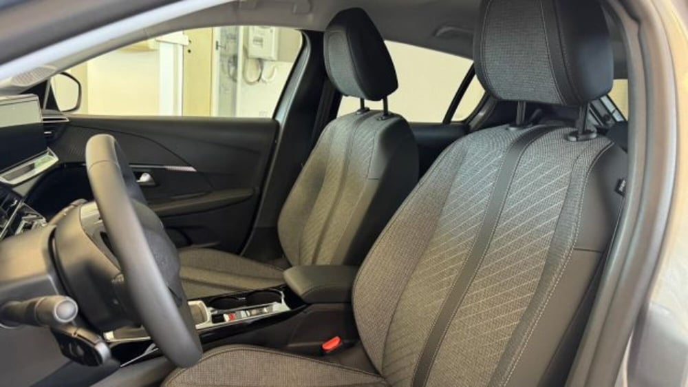 Peugeot 208 nuova a Torino (7)