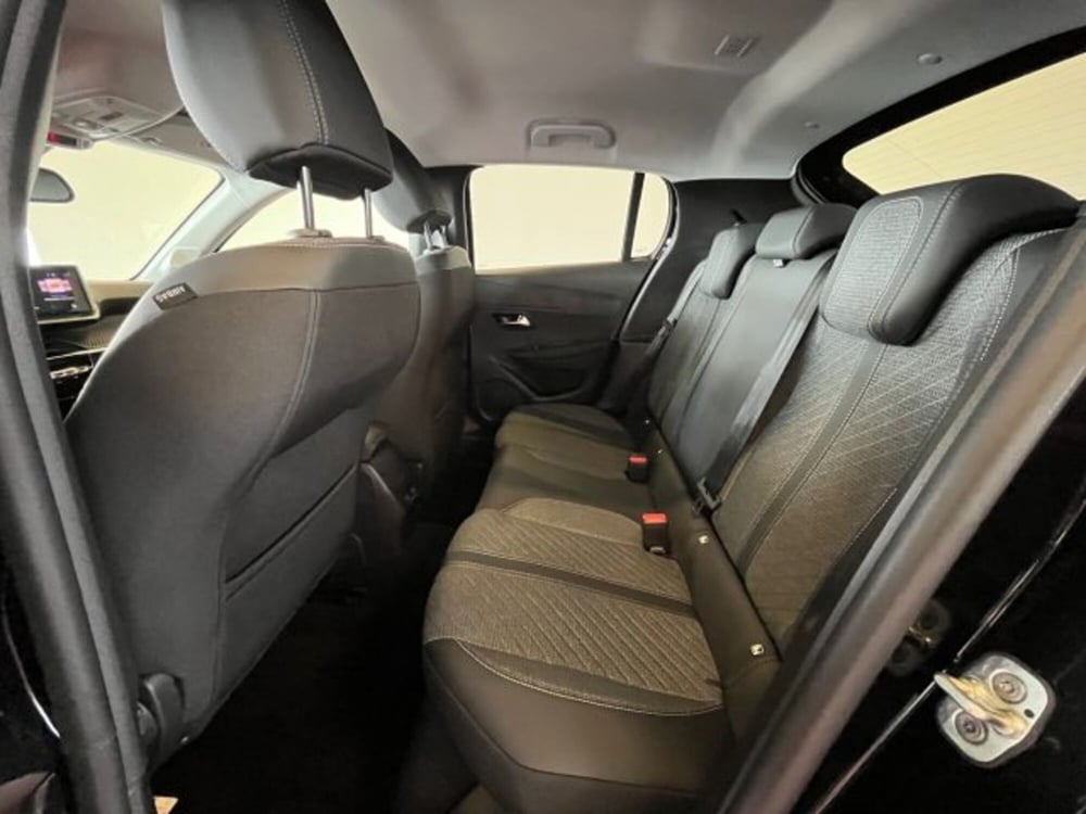 Peugeot 208 nuova a Torino (9)