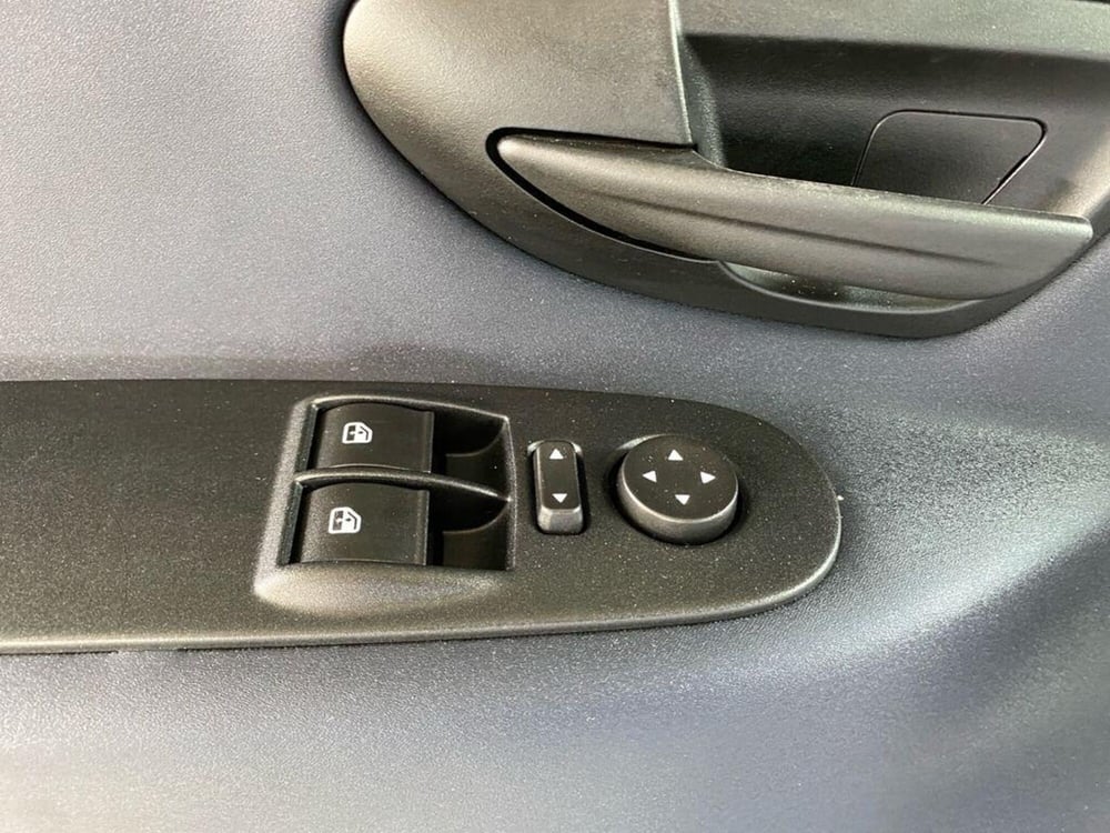Lancia Ypsilon usata a Torino (13)