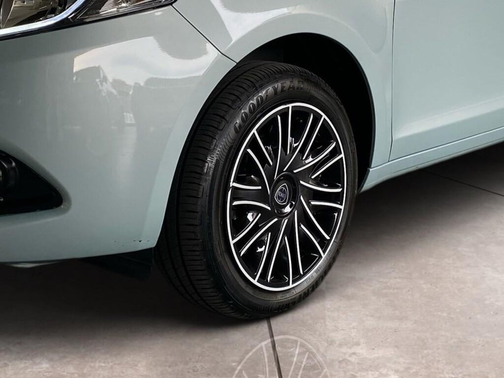 Lancia Ypsilon usata a Torino (15)