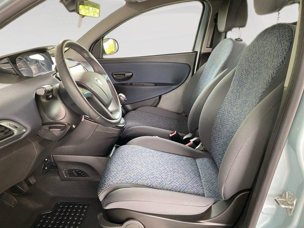 Lancia Ypsilon usata a Torino (7)