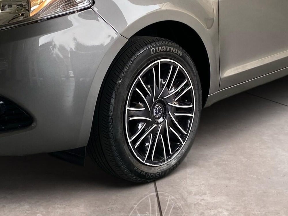 Lancia Ypsilon usata a Torino (15)