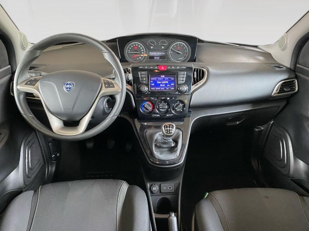 Lancia Ypsilon usata a Torino (6)