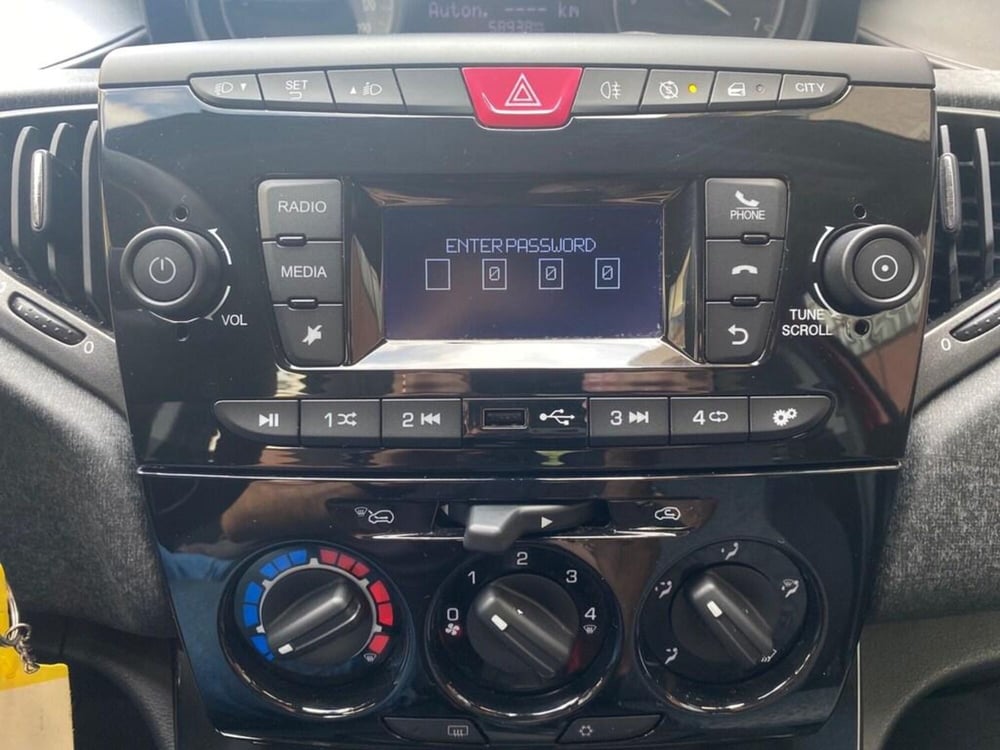 Lancia Ypsilon usata a Torino (10)