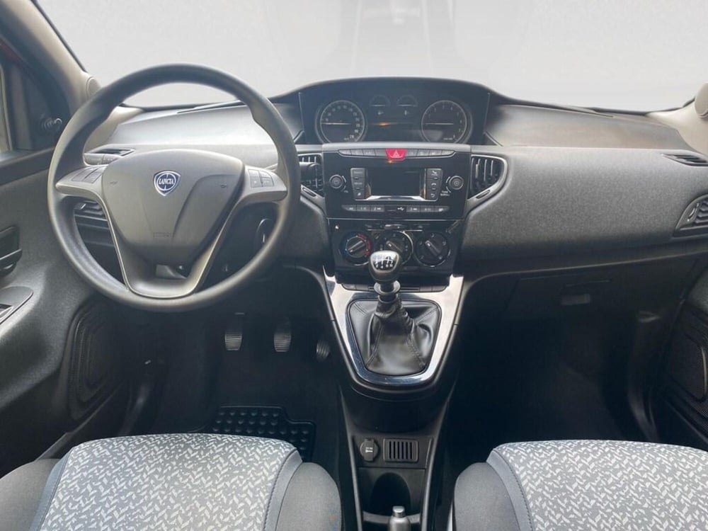 Lancia Ypsilon usata a Torino (6)