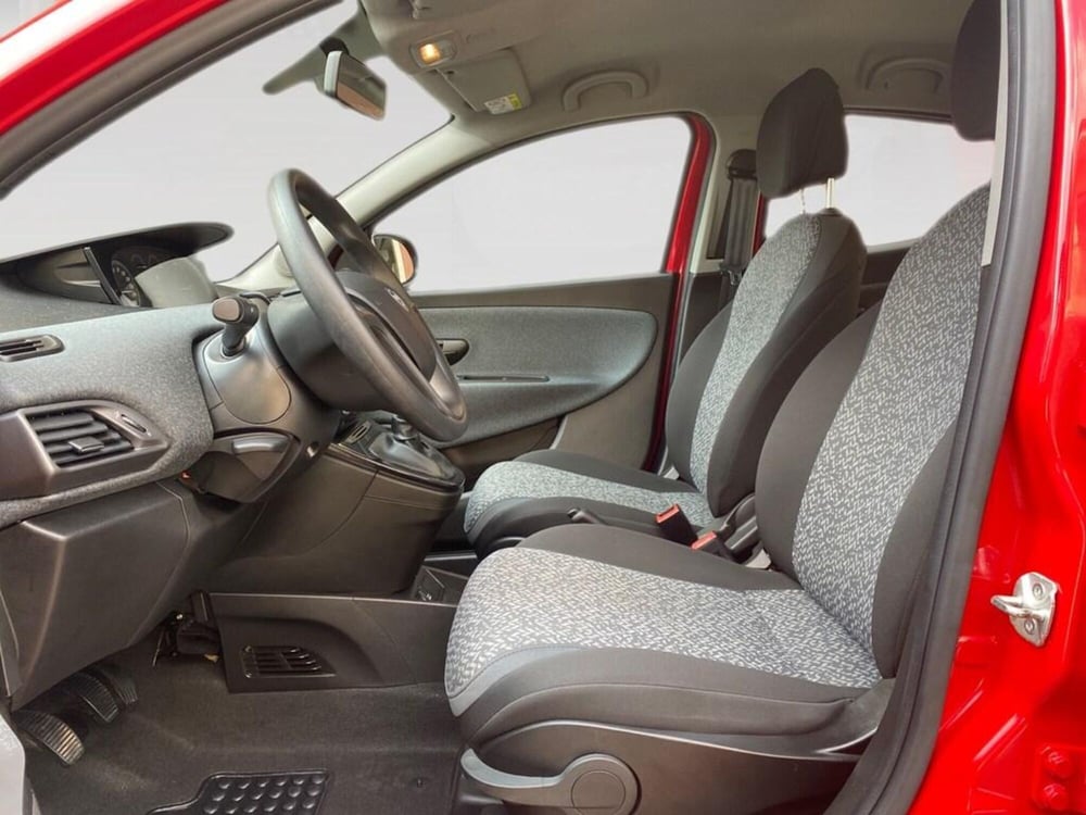 Lancia Ypsilon usata a Torino (7)