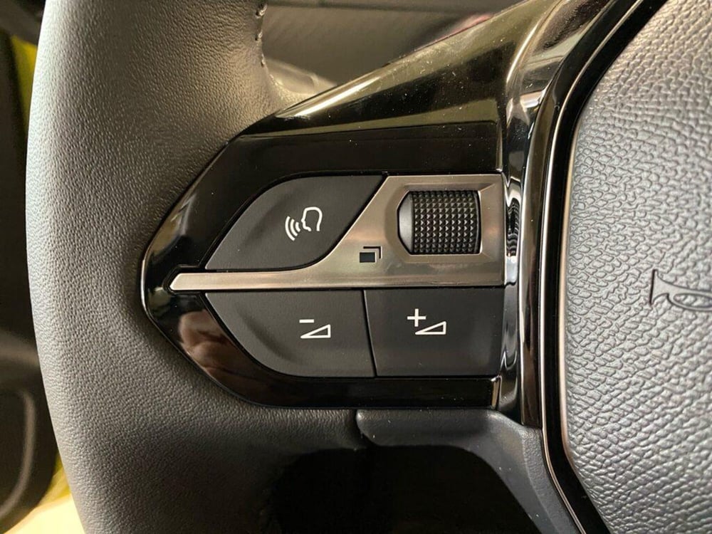 Peugeot 208 nuova a Torino (12)