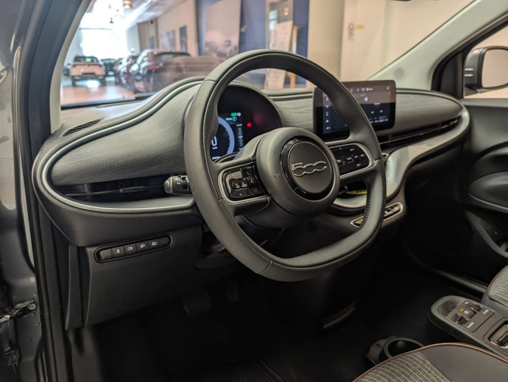 Fiat 500e usata a Teramo (11)