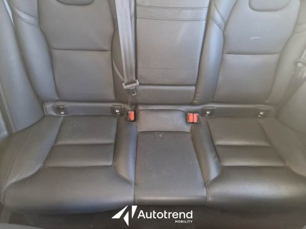Volvo XC60 usata a Bari (9)