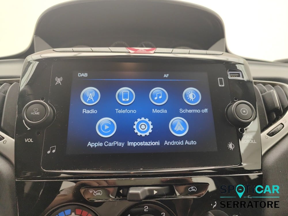 Lancia Ypsilon usata a Como (11)