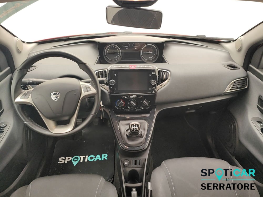 Lancia Ypsilon usata a Como (14)