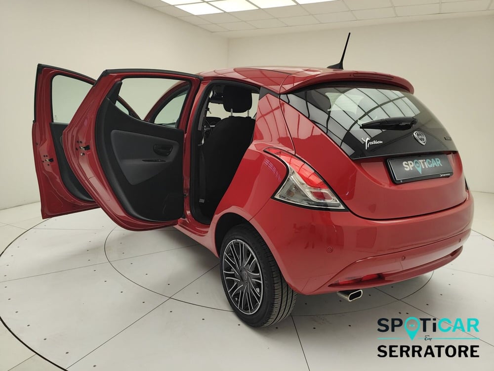 Lancia Ypsilon usata a Como (7)