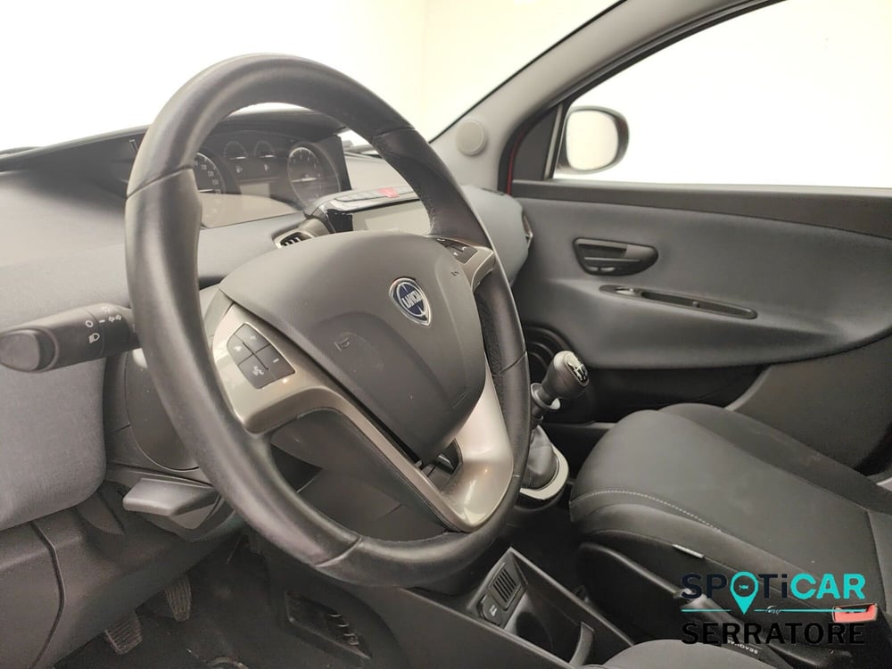 Lancia Ypsilon usata a Como (8)