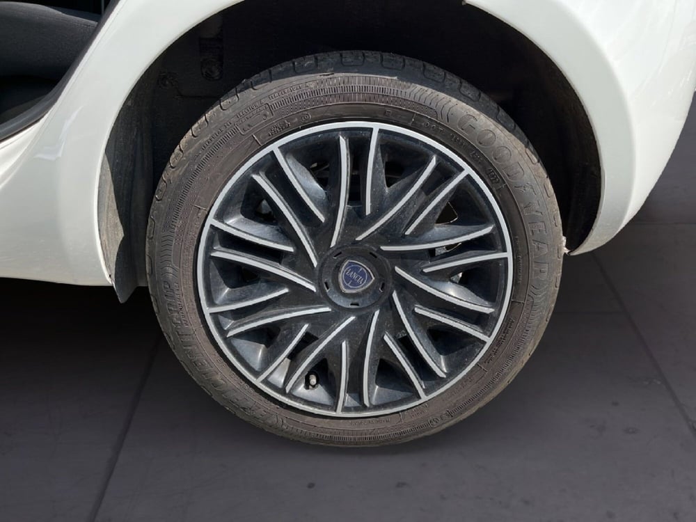 Lancia Ypsilon usata a Torino (7)