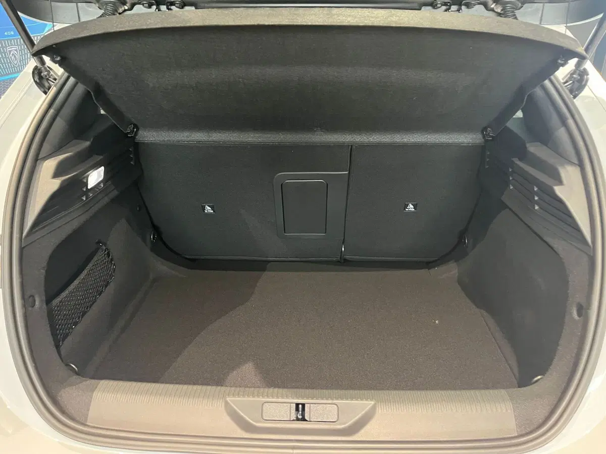 Peugeot 308 nuova a Milano (10)