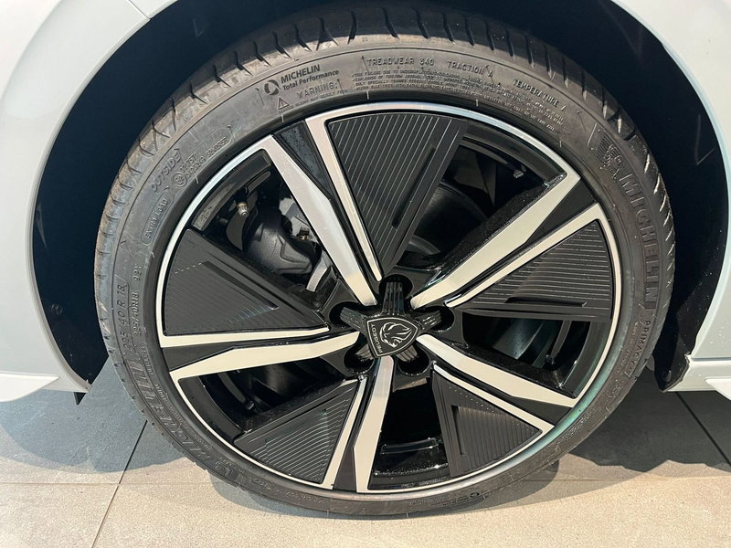 Peugeot 308 nuova a Milano (11)