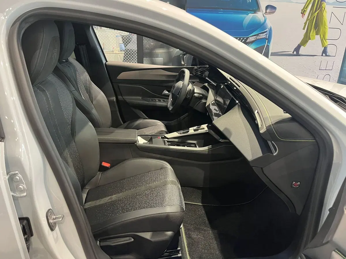 Peugeot 308 nuova a Milano (13)