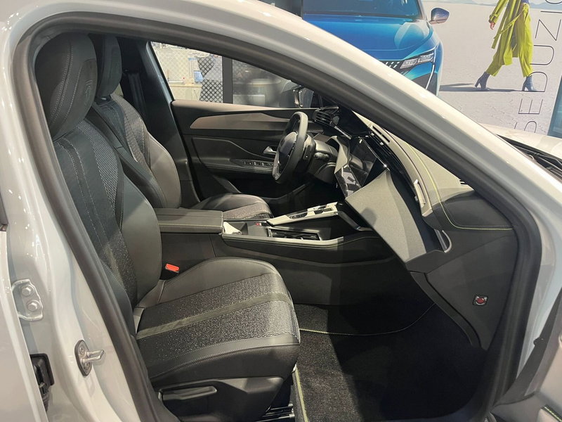 Peugeot 308 nuova a Milano (13)