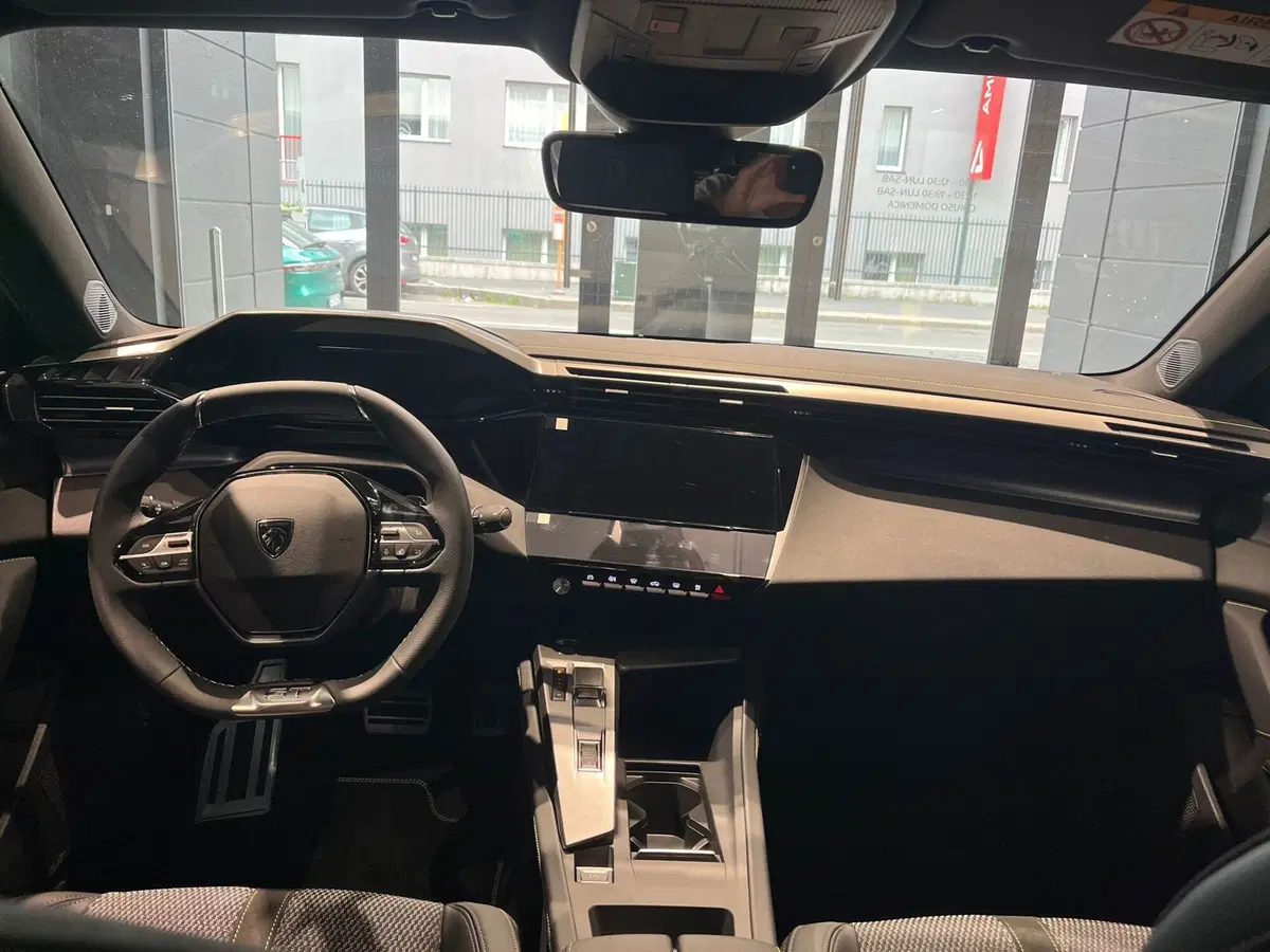 Peugeot 308 nuova a Milano (16)