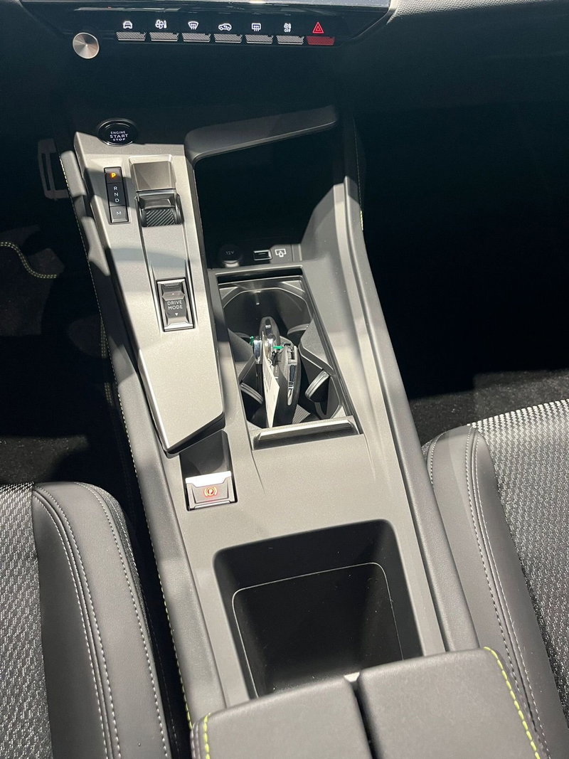 Peugeot 308 nuova a Milano (18)