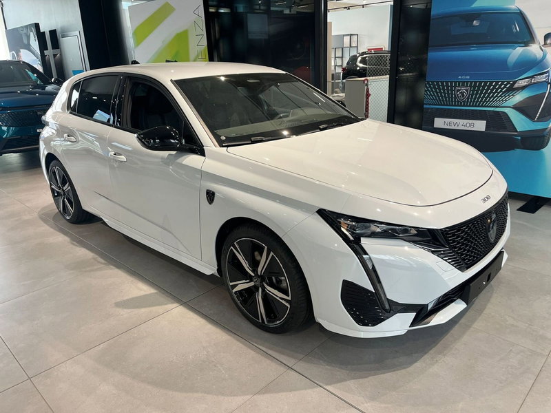 Peugeot 308 nuova a Milano (3)