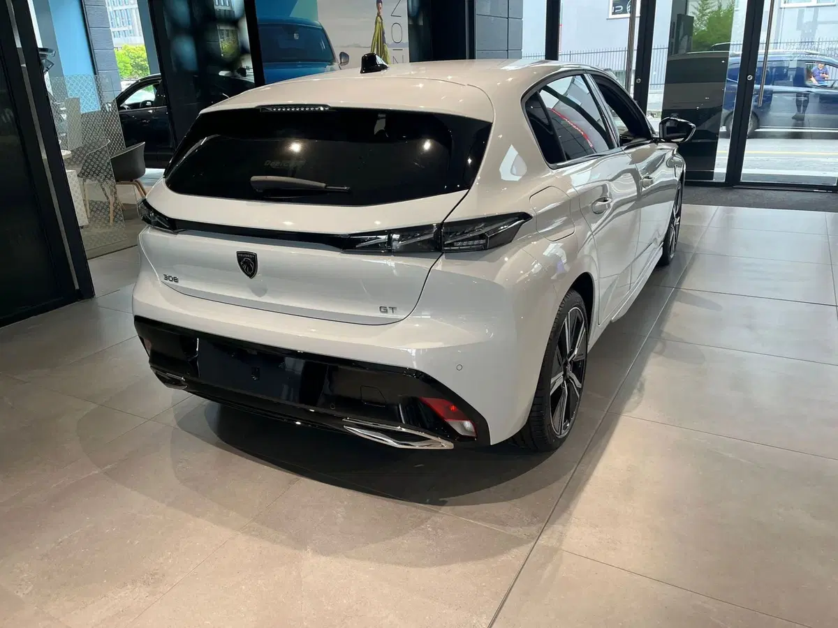 Peugeot 308 nuova a Milano (7)