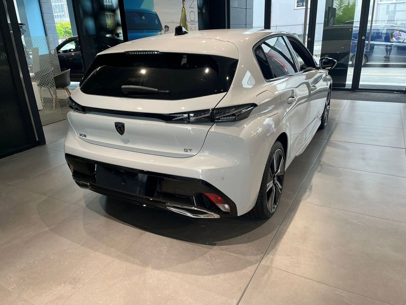 Peugeot 308 nuova a Milano (7)