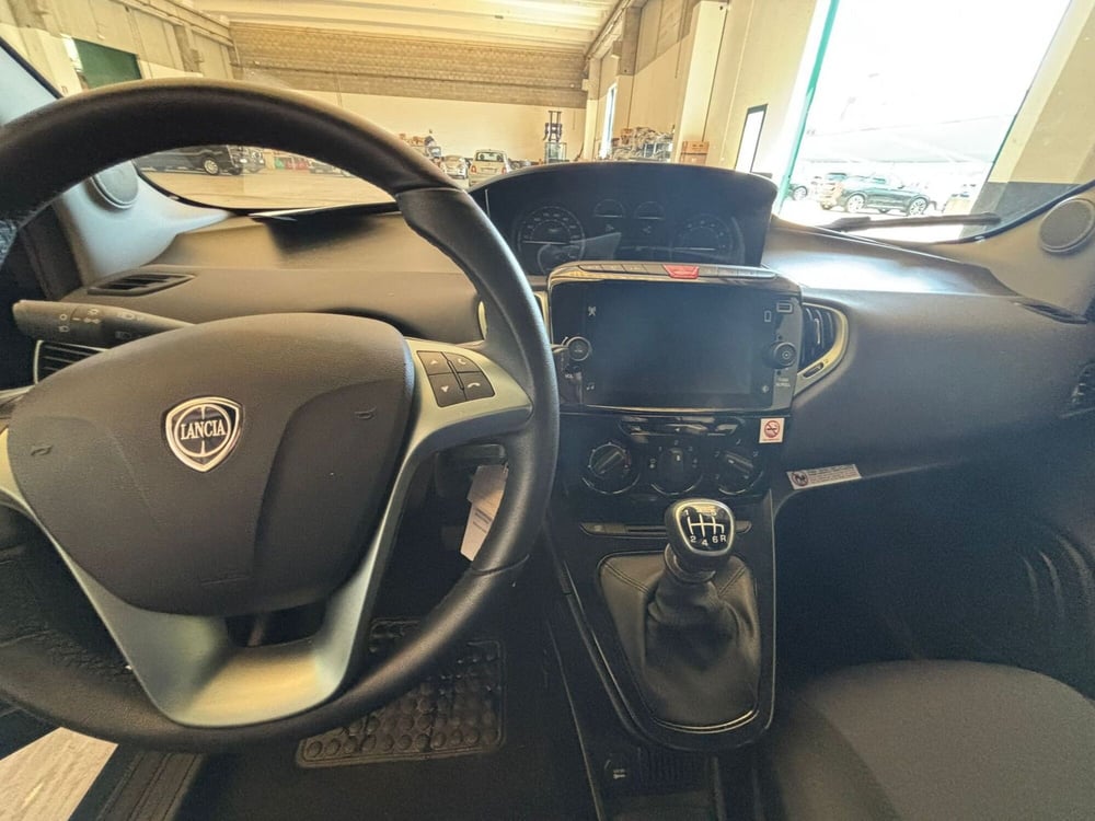Lancia Ypsilon usata a Milano (14)