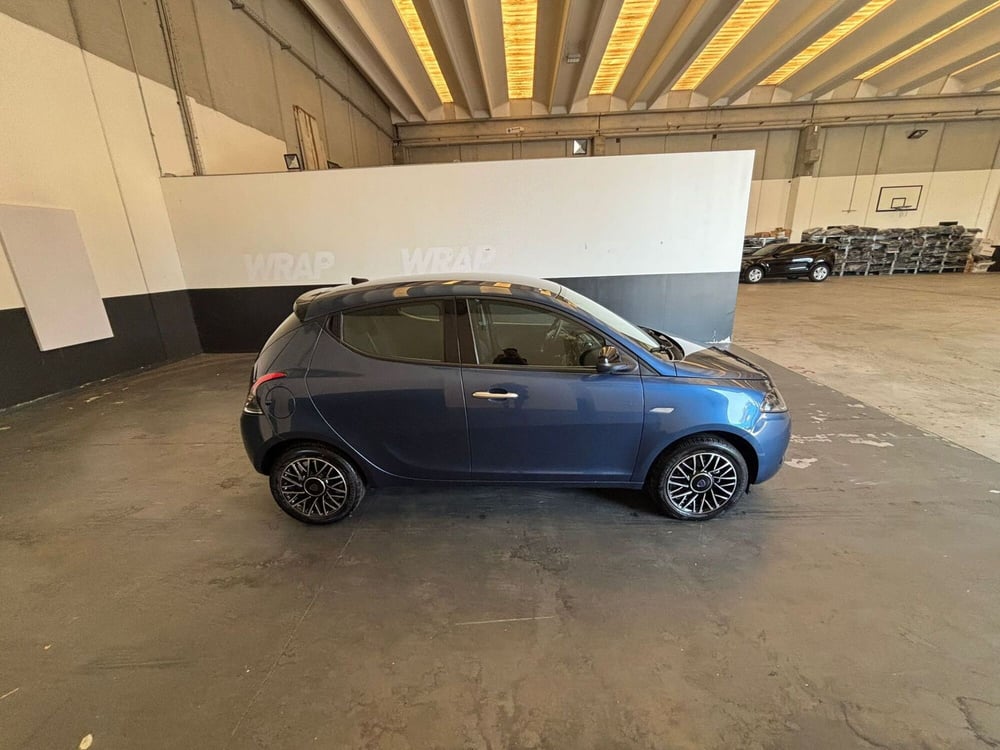 Lancia Ypsilon usata a Milano (5)