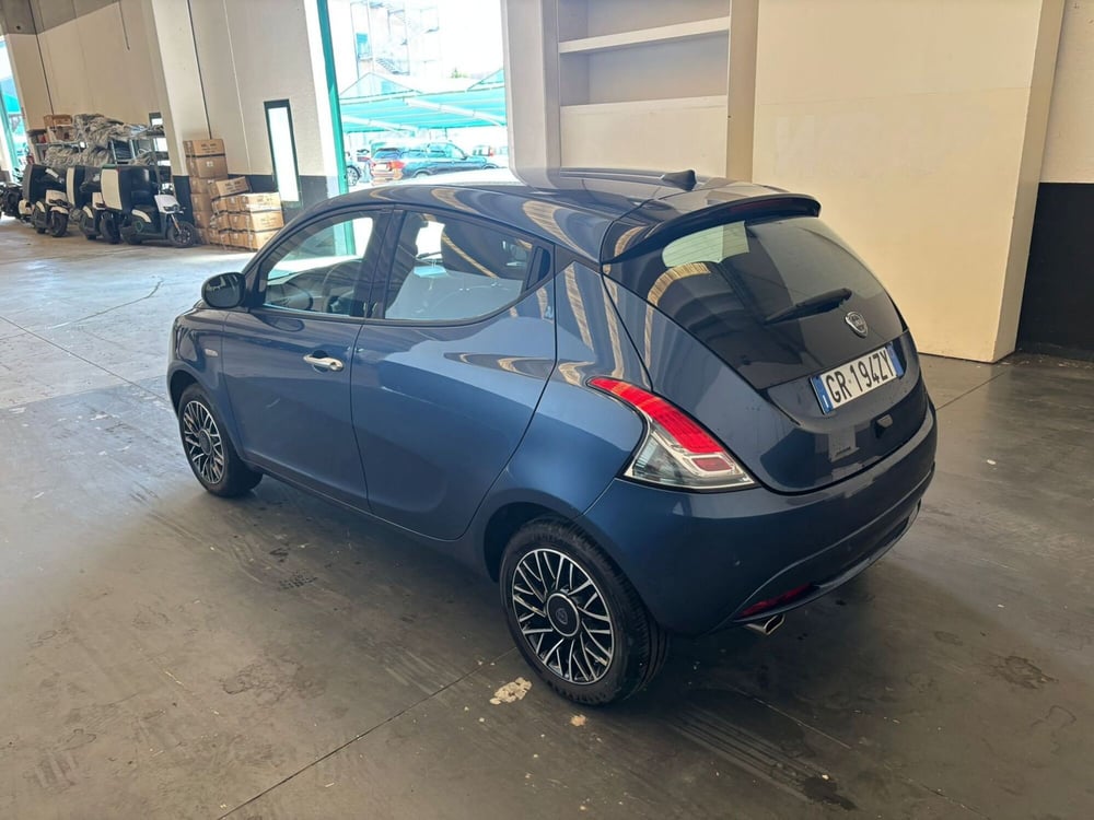 Lancia Ypsilon usata a Milano (6)