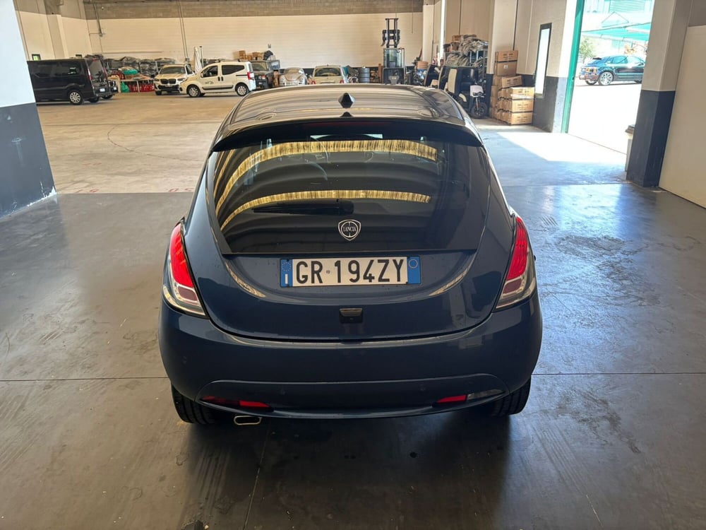 Lancia Ypsilon usata a Milano (8)