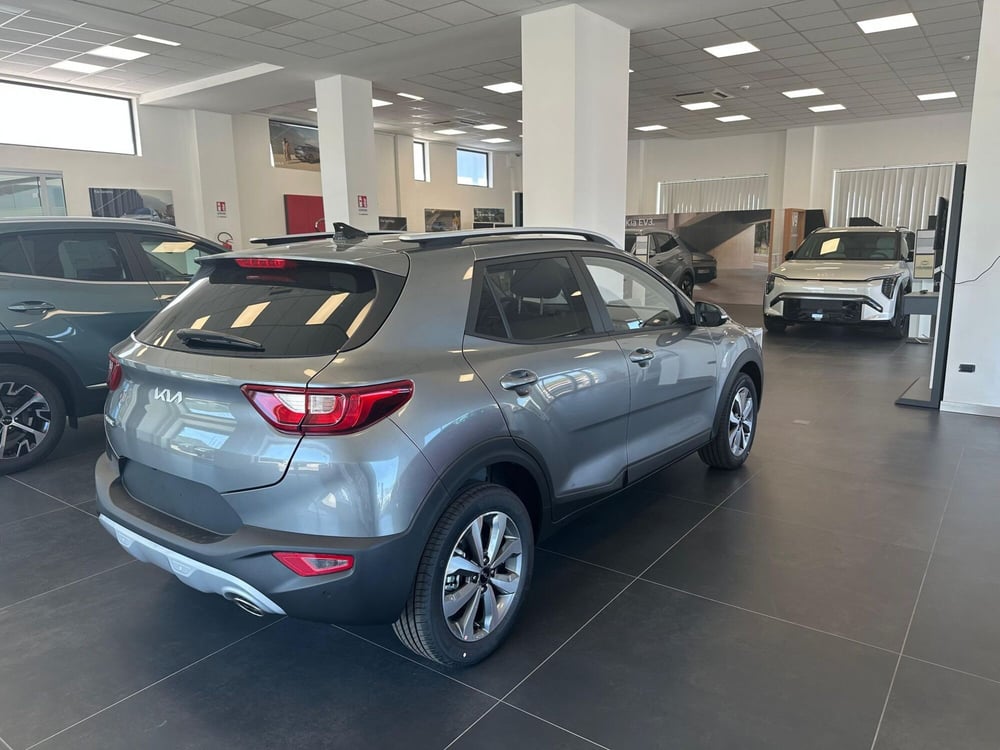 Kia Stonic nuova a Napoli (3)